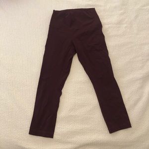 Lululemon Wunder Under sz 6